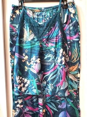Linea Donatella 2 Pc Botanical Pajama Capri Pants Set Size M